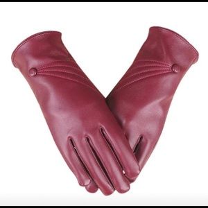 NIB / Ladies Fashion Leather Gloves